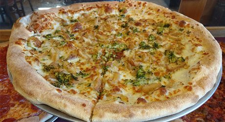 pizza_chicken_alfredo_broccoli_460x250